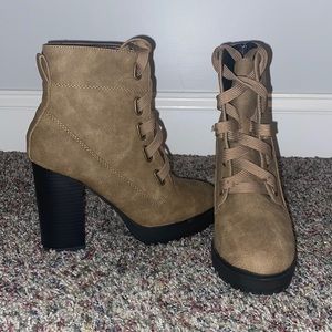 SODA Brown Lace-up Heeled Boots